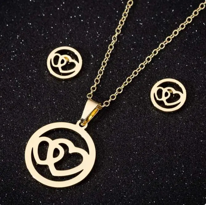 Elegant Heart Pendant Necklace - Stainless Steel Love Jewelry