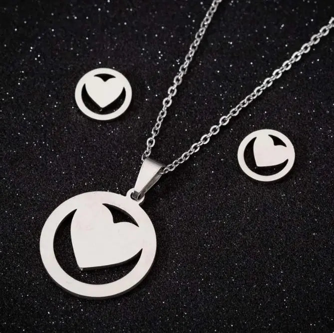Elegant Heart Pendant Necklace - Stainless Steel Love Jewelry
