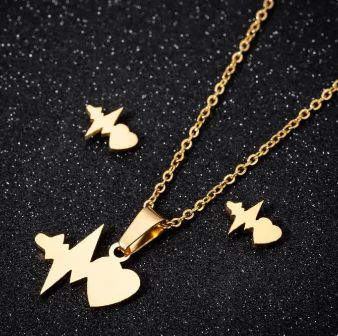 Elegant Heart Pendant Necklace - Stainless Steel Love Jewelry