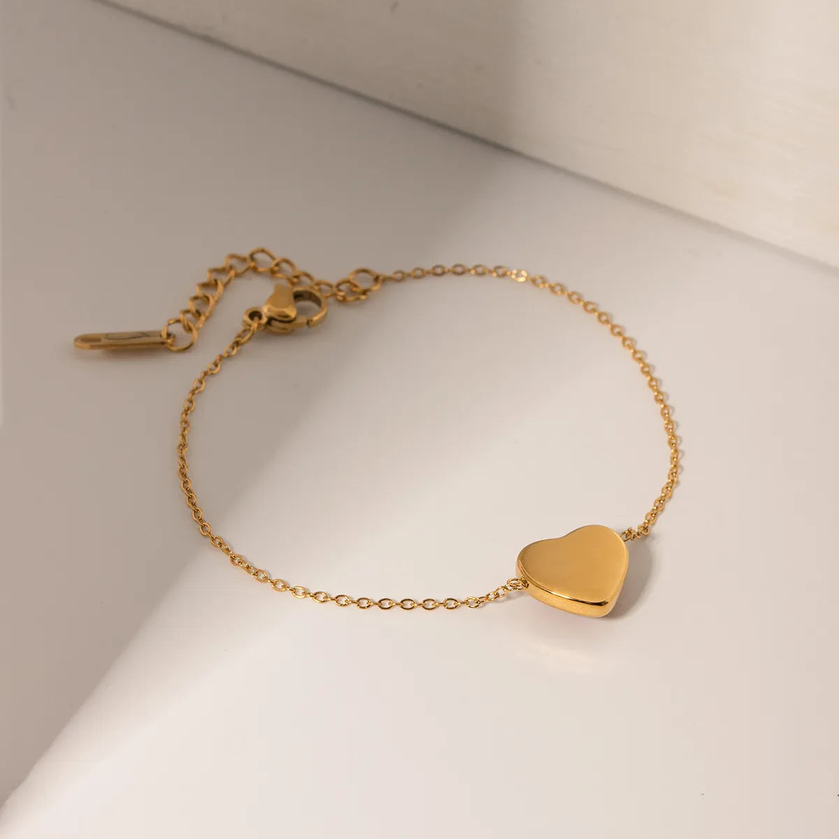 Elegant Heart Jewelry Set - 18K Gold Plated Bracelet & Necklace
