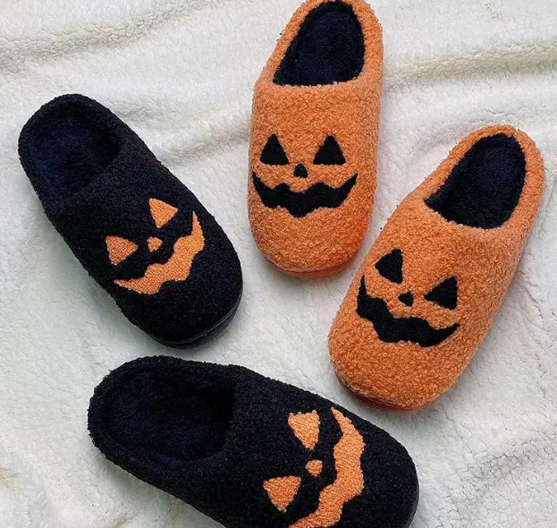 Cozy Halloween Slippers - Spooky Indoor House Shoes for Fall Season