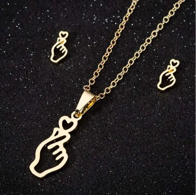 Elegant Heart Pendant Necklace - Stainless Steel Love Jewelry