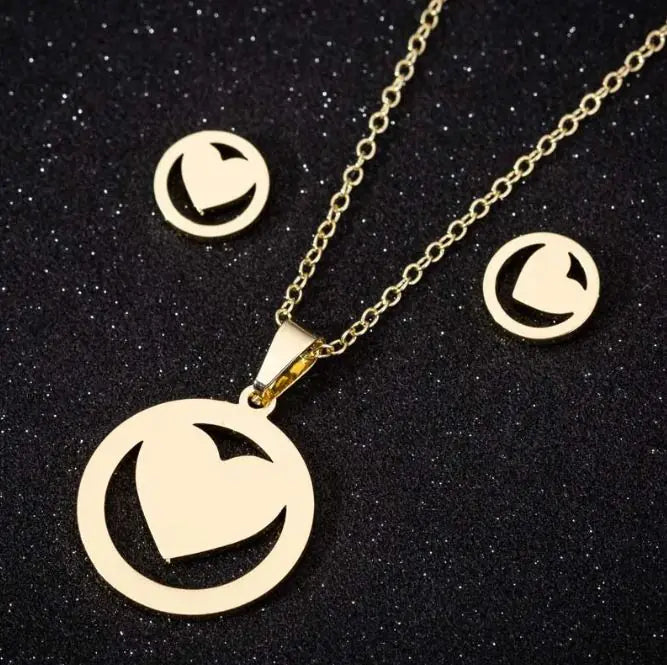 Elegant Heart Pendant Necklace - Stainless Steel Love Jewelry