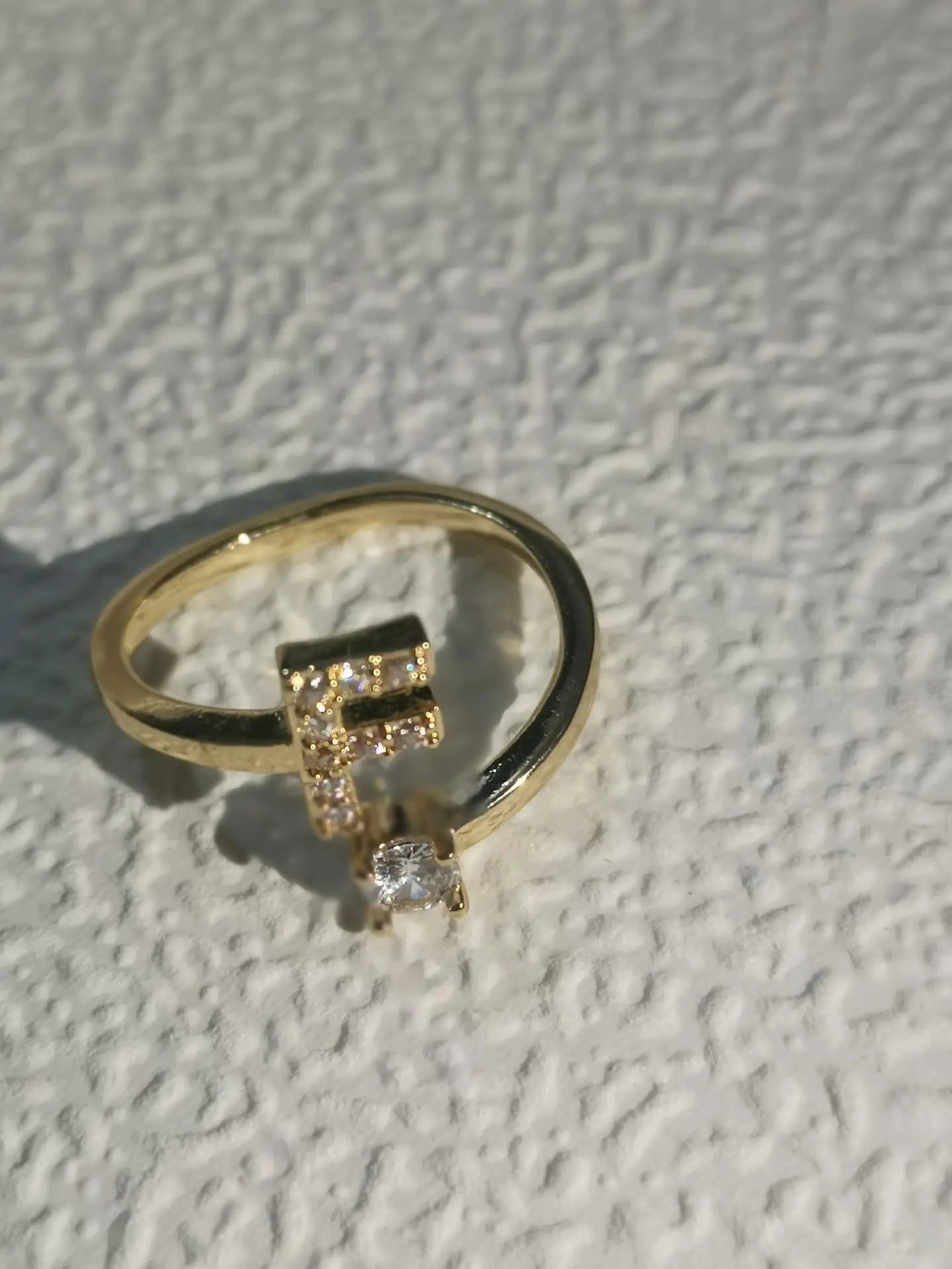 Zircon Letter Ring - Personalized Micro-Inlaid Jewelry